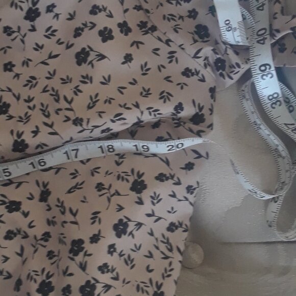 Beige flower print V neck 1XL shirt blouse - Picture 2 of 3